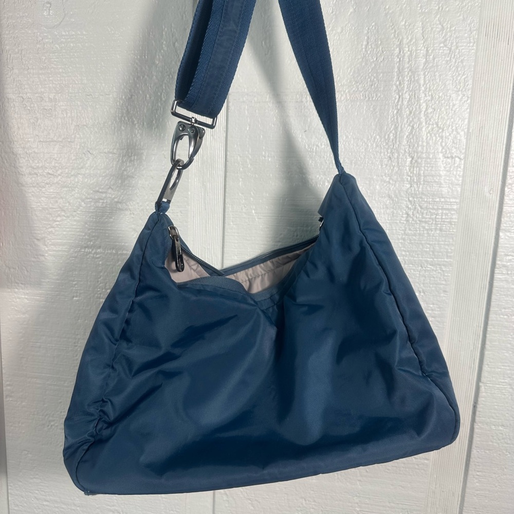 Lewis N. Clark Blue and Beige Inside Secura Anti-Theft Messenger Bag EUC - Picture 6 of 10
